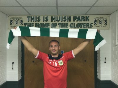 Jake Howells signs on loan