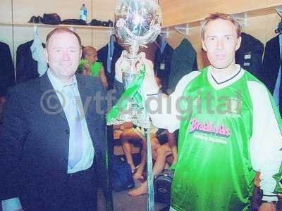 - gaffer and thommo with cup.jpg