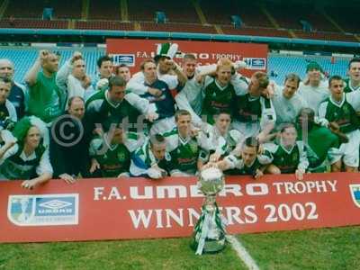 FA trophy winners 2002 celebrations-3