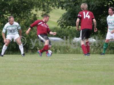 Chinnock v YTFC Legends 08-08-17516